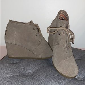 Tan Suede Tom Wedges